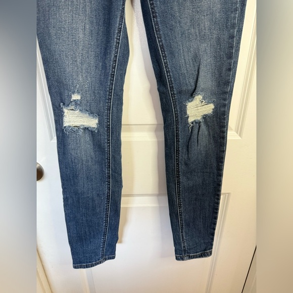 Judy Blue Women’s Loveland Midrise Tummy Control Distressed Skinny Jeans - Picture 2 of 9